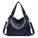 https://cdn.shopifycdn.net/s/files/1/0912/2526/0407/files/leonor-sac-a-main-de-cours-en-cuir-a-bandouliere-bleu-fonce-sac-a-main-3.webp?v=1742898093