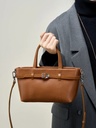https://cdn.shopifycdn.net/s/files/1/0752/7143/8651/files/YANATARI-Genuine-leather-woman-bag-shoulder-bag-Handbags-ladies-crossbody-bags-luxury-designer-minimalism-bag-Cattle_ed8f5c27-7cc3-4712-8ded-1ea075d65ce0.webp?v=1739282201