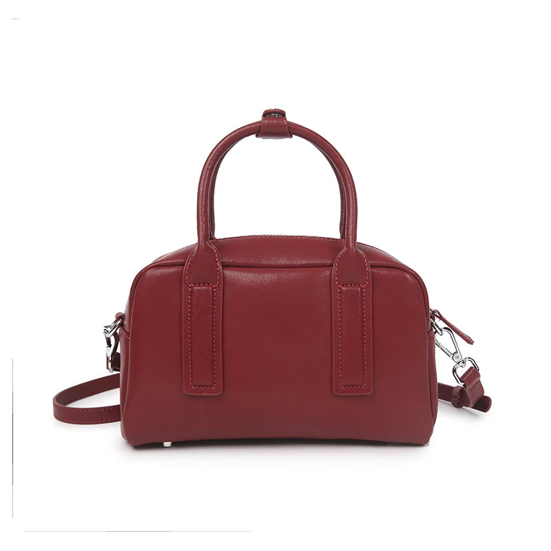 https://cdn.shopifycdn.net/s/files/1/0752/7143/8651/files/Women-s-Cowhide-Genuine-Leather-Shoulder-Bag-Ladies-Soft-Cow-Real-Leather-Handbag-Female-Fashion-Luxury_f9a6b239-915d-41aa-8958-0a4f14a5fb94.webp?v=1739266815