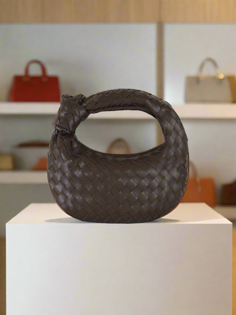https://cdn.shopifycdn.net/s/files/1/0895/7945/4737/files/MARTHA_MINI_HANDBAG-6.jpg?v=1730989045
