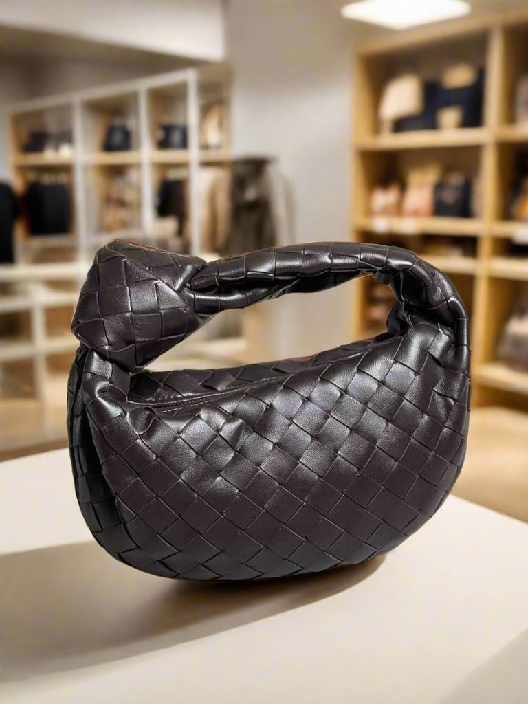 https://cdn.shopifycdn.net/s/files/1/0895/7945/4737/files/MARTHA_MINI_HANDBAG-4.jpg?v=1730989002