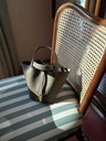 https://cdn.shopifycdn.net/s/files/1/0895/7945/4737/files/EVELYN_LEATHER_BAG-10.jpg?v=1729892779