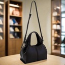 https://cdn.shopifycdn.net/s/files/1/0895/7945/4737/files/RUBY_STYLISH_HANDBAG-2.jpg?v=1731003572