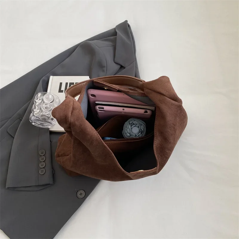 https://ae01.alicdn.com/kf/S742b16ff851047c3af342637251ca13b6/Herbst-und-Winter-Vintage-Damen-Tasche-gro-e-Kapazit-t-Wildleder-Umh-ngetasche-einfarbig-einfache-l.jpg