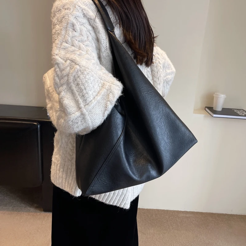 https://ae01.alicdn.com/kf/S166405f49b2a459b8bb4431819fe00c73/Leftside-Fashion-Design-Leder-Umh-ngetasche-f-r-Frauen-neigen-weibliche-einfache-gro-e-Achsel-Hobo.jpg