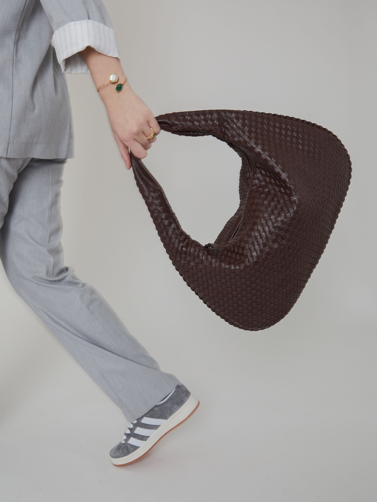 https://cdn.shopifycdn.net/s/files/1/0835/5931/7841/files/Coffe-Large-3.jpg?v=1714240995