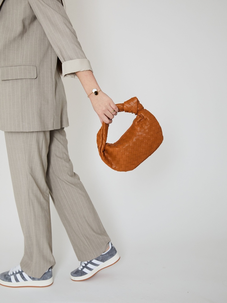 https://cdn.shopifycdn.net/s/files/1/0835/5931/7841/files/4_b3c135ce-5b4a-43de-b6e0-6e688743fe7e.jpg?v=1714241058