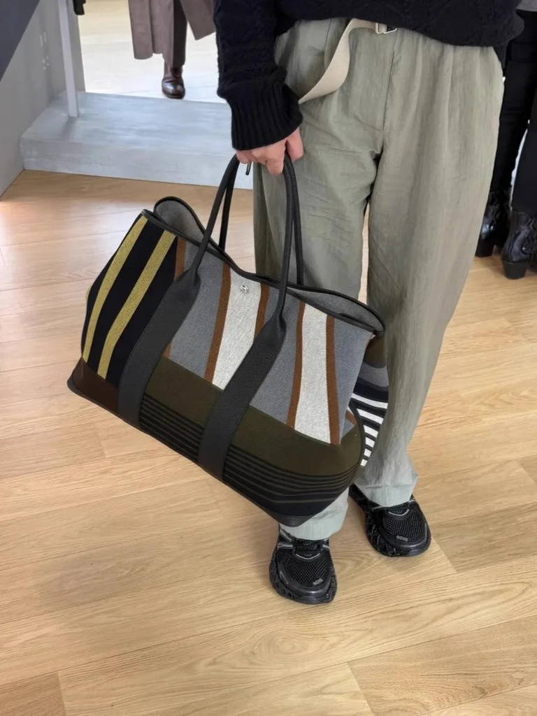 Nuuma_weekender bag