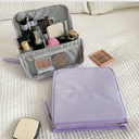 Lunaria Bloom™ – La beauty bag verticale che unisce eleganza e funzionalità.