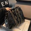 Price 4.86 USD, Weight 420g Advanced Texture Large Capacity Shoulder Messenger Bag For Women