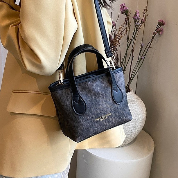 Price 2.11 USD-Weight 250g Retro Shoulder Bag Large Capacity Portable Bucket Bag