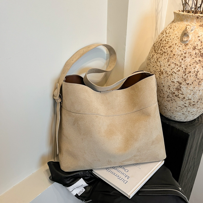 ARYA DAILY SUEDE