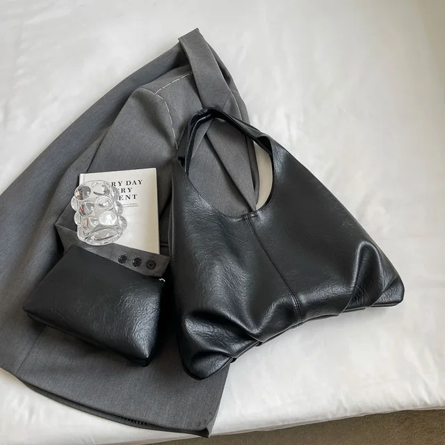 black tote
