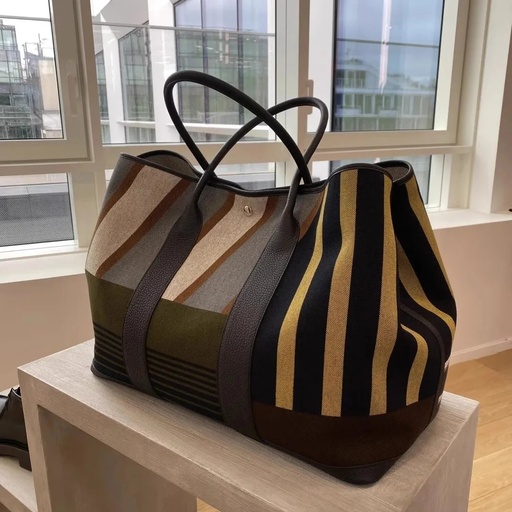 Nuuma_weekender bag