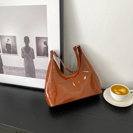 Temperament, Leisure and Bright 2024 Foreigner Early Spring New Lacquer Leather Fashion Light Luxury One Shoulder Handheld Underarm Women's Bag